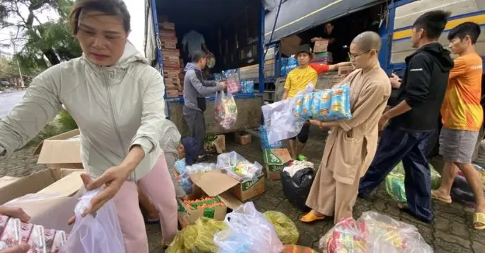chuyến xe nghĩa tình