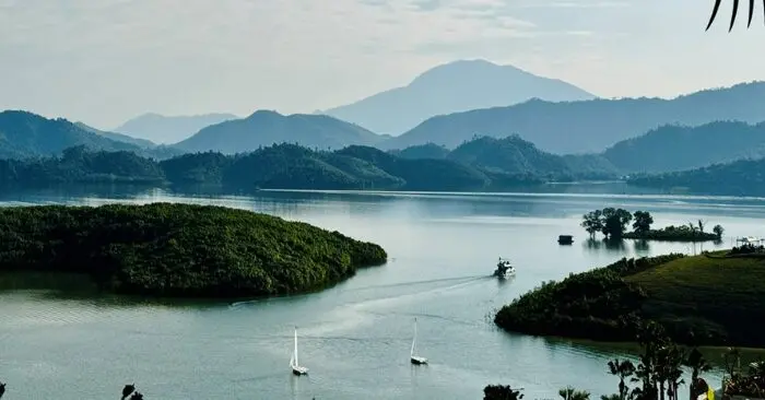 Hồ Núi Cốc