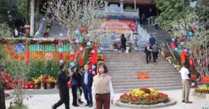 Đền Đá Thiên