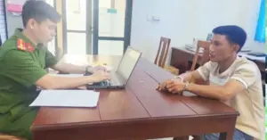 cướp dây chuyền vàng