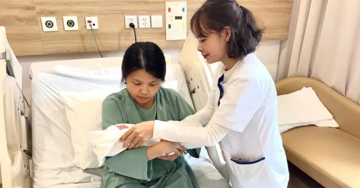 cứu sống mẹ con