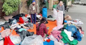 Phát hiện vàng trong đồ từ thiện