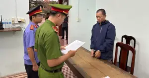 vợ xin ly hôn chồng chém vợ