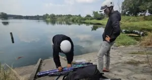 Cần thủ câu trúng thi thể