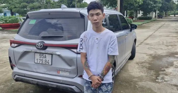 thợ nhôm kính vận chuyển ma túy