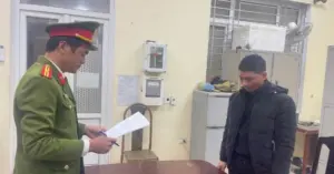 trộm tiền mừng đám cưới