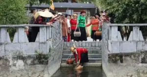 Giữ hồn làng