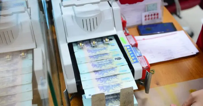 Lãi suất liên ngân hàng tăng mạnh.