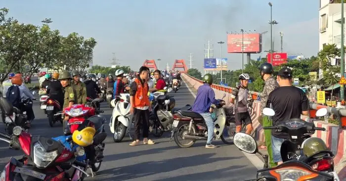 Tử vong trên đường Phạm Văn Đồng.