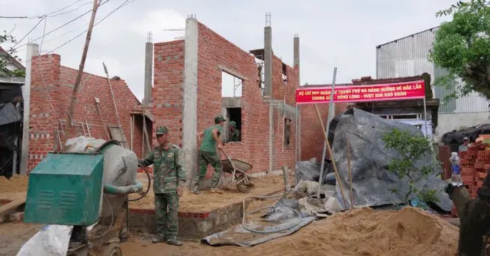 Chiến dịch thần tốc hồi sinh mái ấm vùng tâm lũ
