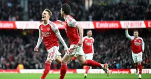 Arsenal hạ Brighton