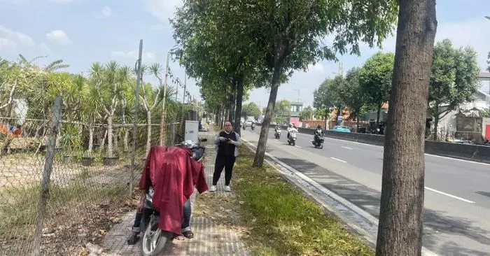 người đàn ông tử vong trên xe máy