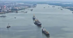 Cảng biển TPHCM quá tải