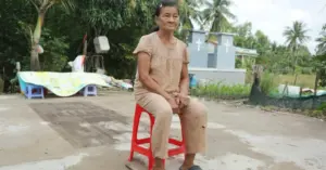 người phụ nữ tật nguyền