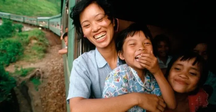 cô gái Việt trong ảnh năm 1990