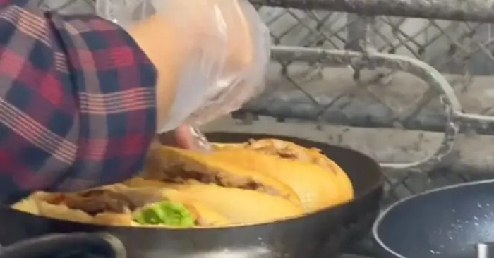 nhân viên quán bánh mì ở Ninh Bình