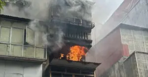 cháy nhà dân trên phố Hàng Mã