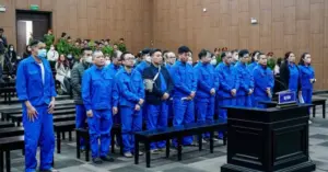 môi giới chạy án