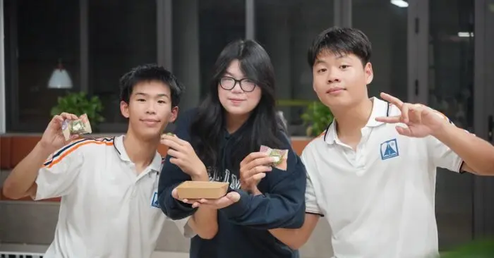 nữ sinh đạt SAT 1.600