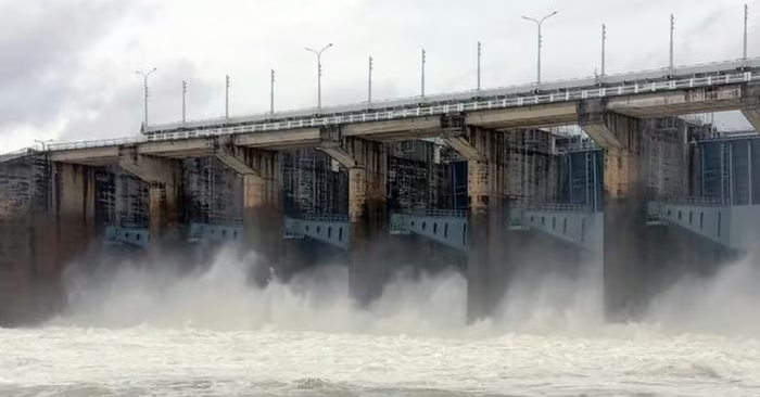 Thủy điện Trị An xả lũ