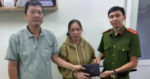 nhặt chiếc ví chứa nhiều vàng ở TPHCM
