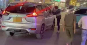 hành hung tài xế taxi TP HCM