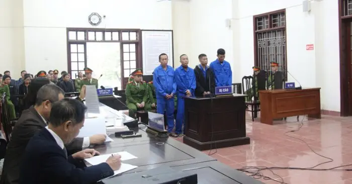 Các bị cáo tại phiên tòa xét xử