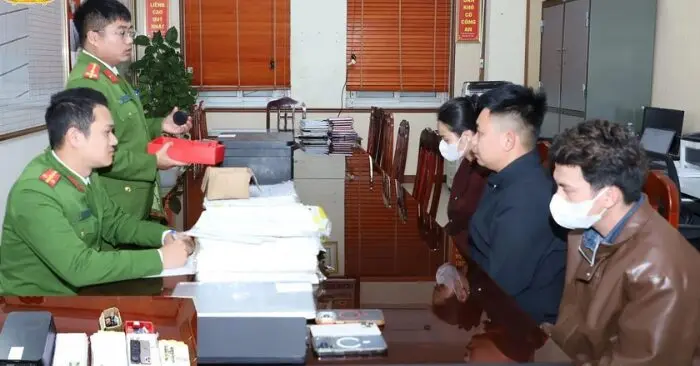 làm giả con dấu