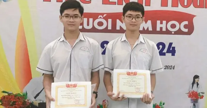 cặp song sinh giải nhất học sinh giỏi quốc gia