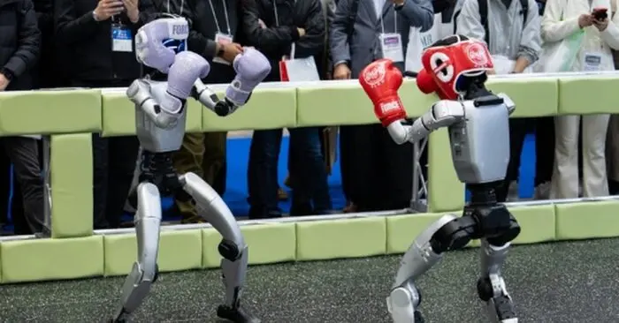robot quân sự điều khiển từ xa