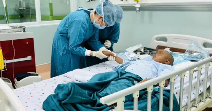 hiến tủy cứu em