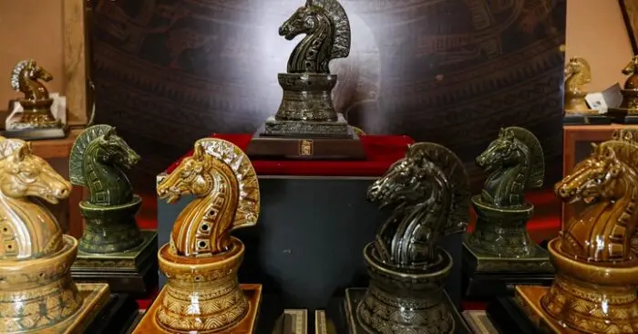 Tượng ngựa Tết Bính Ngọ.
