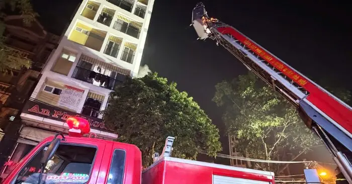 Cháy nhà nghỉ Hà Nội