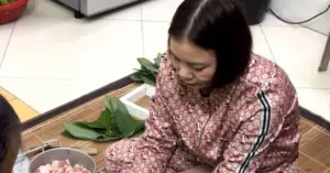 Gói bánh chưng, mua đào sớm