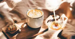 mật ong trong cà phê