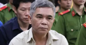 Hối lộ theo dây chuyền tại Trung tâm đăng kiểm 50-04V