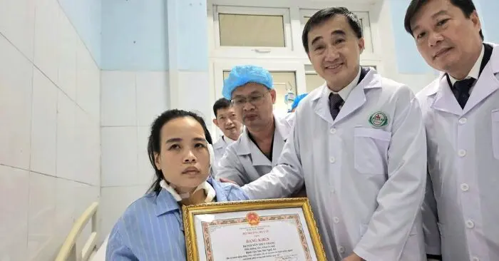 điều dưỡng bị đâm 11 nhát dao