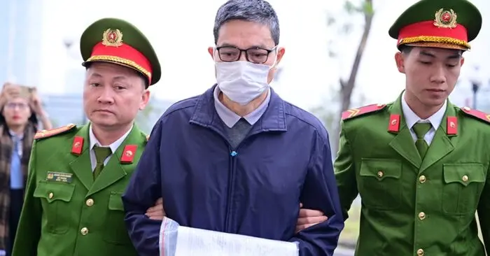 Nhận hối lộ 43 tỷ đồng