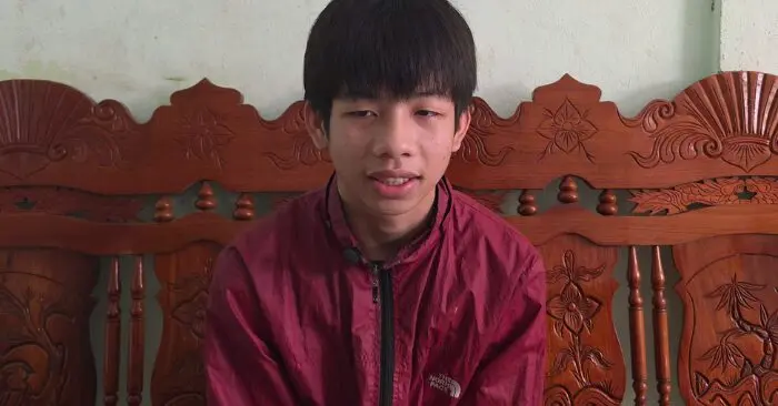 khen thưởng nam sinh cứu phi công
