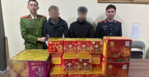 pháo nổ trái phép