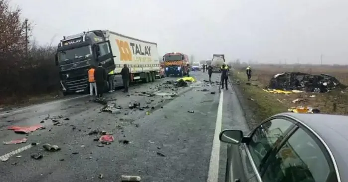 tai nạn xe minibus Romania