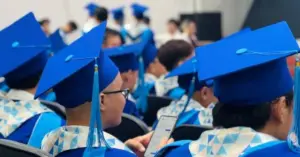 Học dốt thu nhập cao