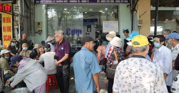 Quán cơm 2.000 đồng Mây Ngàn