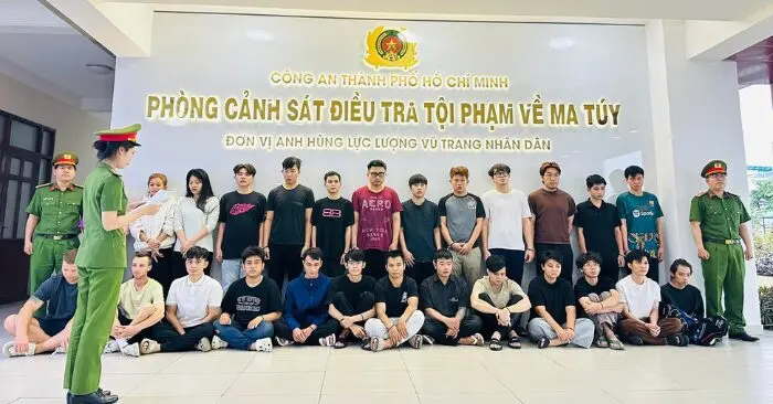 Đường dây mua bán ma túy qua mạng
