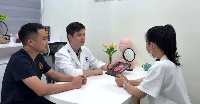 Cắt mí 5 ngày không nhắm được mắt.