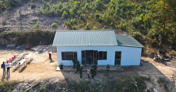 ngôi nhà mới cậu học trò mồ côi