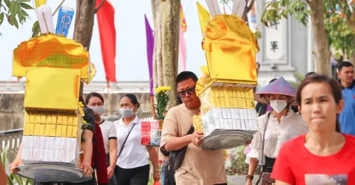 lãnh đạo chỉ dự lễ chùa dịp Tết khi được phân công