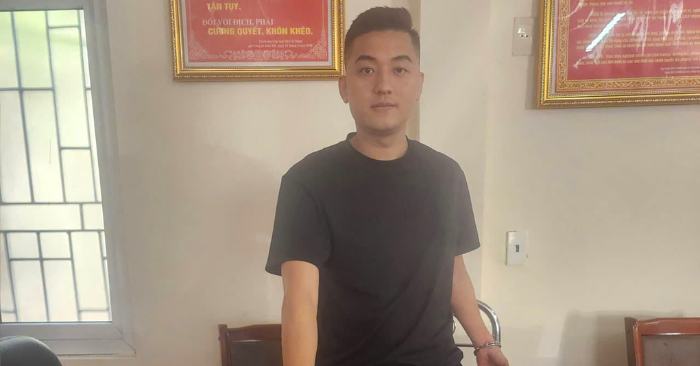 khởi tố 13 người