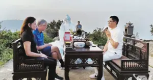 Tỷ phú Bill Gates thiền trà