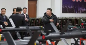 Kim Jong Un răn đe hạt nhân